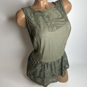 Bebe Olive Green Lace Knit Peplum Tank Size Medium Fairy Beautiful Work Fashion